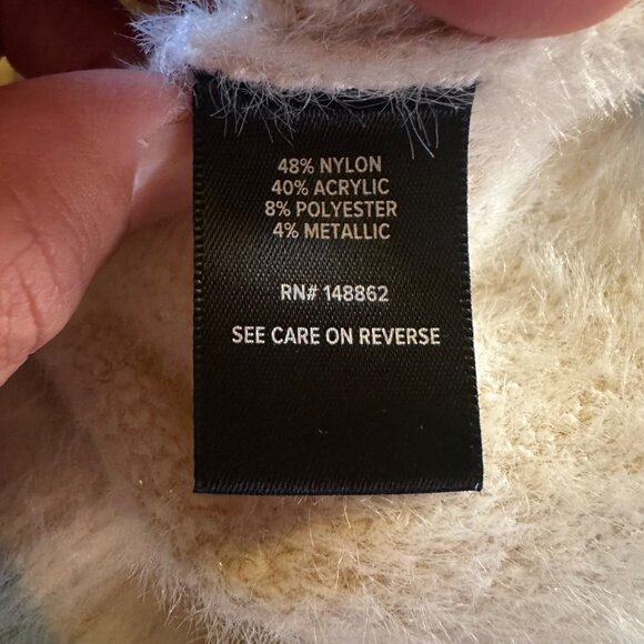 Torrid Womens White Fuzzy Pullover Sweater W/ Blue Trim Size 2 Nylon Blend - Picture 4 of 6